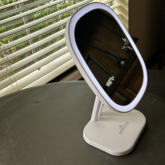 Highlight LED Make-up Mirror - Picture 3 of 4